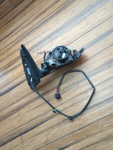 2004-2005 Volkswagen Golf Right Side View Mirror Assembly 1K1857508BH OEM