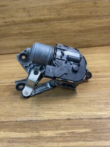2008-2015 Audi R8 42 Front Windshield Wiper Linkage Motor OEM 70k Miles