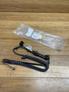 2009-2014 Volkswagen Routan Rear Left Sliding Door Guide OEM 7B0971301K