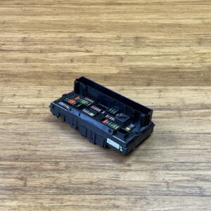 2010-2016 BMW 535xi F10 3.0L Power Distribution Fuse Box Front Unit OEM