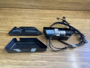 2011-2015 Audi R8 42 Convertible Roof Hydraulic Pump Motor Unit *NOTE*