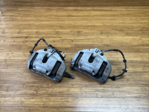 2011-2019 BMW 535xi F10 3.0L  Brake Caliper Front Right & Left Side Set Of 2 OEM