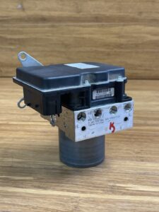 2012-2015 BMW X1 E84 ABS Anti Lock Brake Pump w/ Module Unit 6856926 OEM