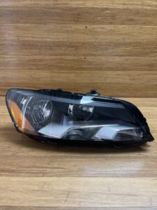 2012-2015 Volkswagen Passat Right Headlight Headlamp OEM 561941006D