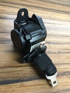 2012-2018 BMW 328i F30 AWD Rear Mile Center Seat Belt Retractor Black OEM