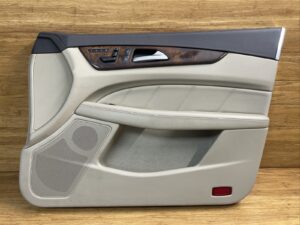 2012-2018 Mercedes CLS550 Right Passenger Front Interior Door Panel  OEM *NOTE