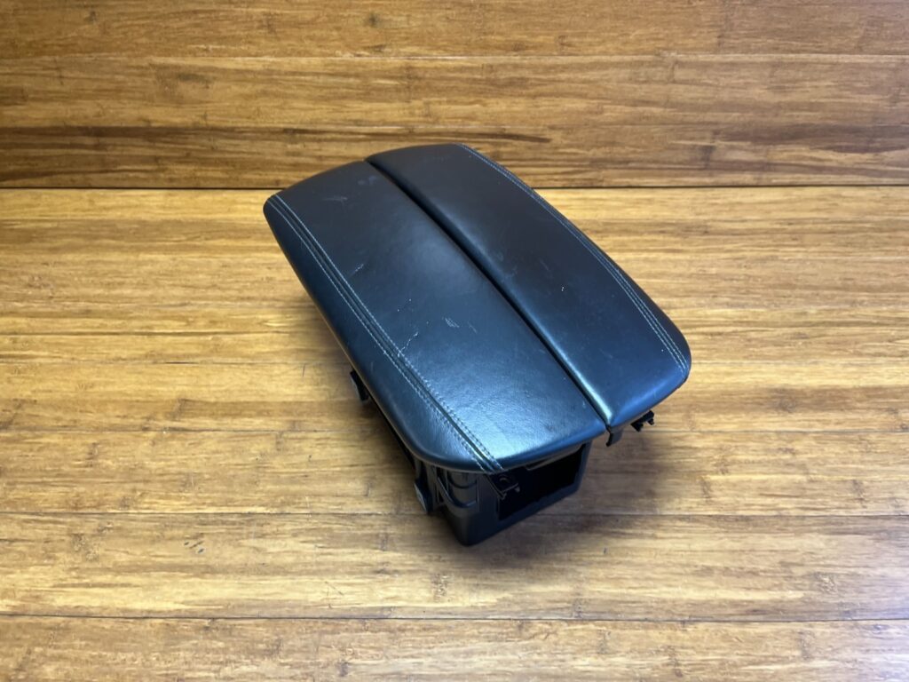 2014-2019 BMW X6M F86 Center Console Storage Armrest Leather Black OEM *NOTE*