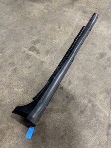 2014-2024 Maserati Ghibli SQ4 Right Passenger Rocker Panel Trim 670010791 OEM
