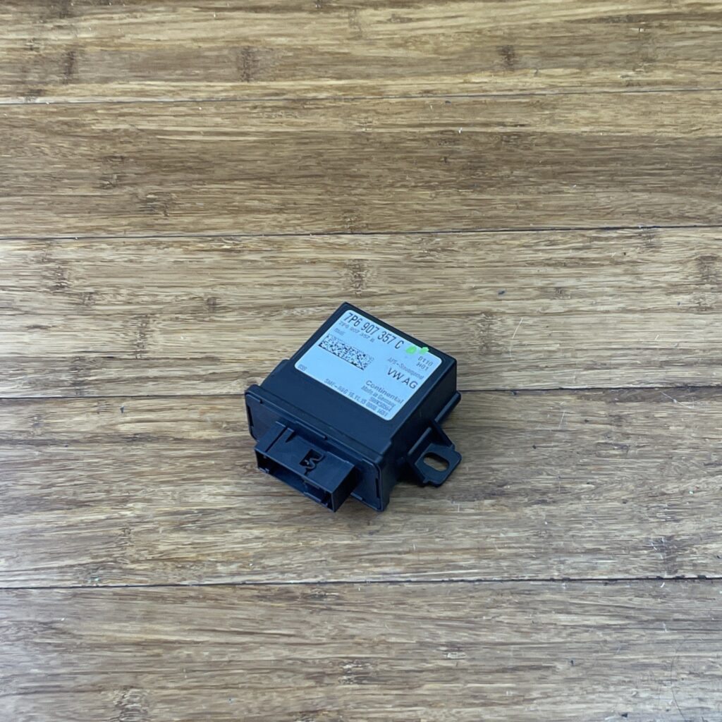 2015-2016 Audi S3 8V Xenon Headlight Range Control Module Unit 7P6907357C OEM