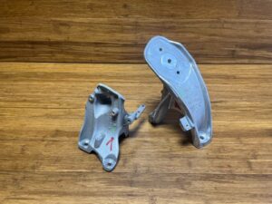 2015-2018 Audi R8 4S Engine Front Left & Right Support Bracket Mount Set 2 OEM