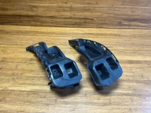 2015-2018 Porsche Cayenne 92A Bumper Guide Mount Bracket Rear Right & Left OEM