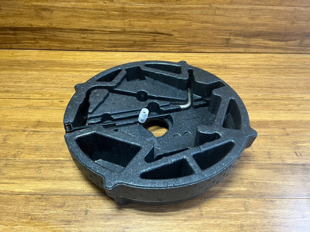 2015-2019 BMW X6M F86 Spare Tire Carrier Jack Housing Rear Side 71106786508 OEM