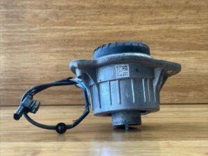 2015-2020 Mercedes S450 W222 3.0L Engine Motor Mount Front Right Side OEM