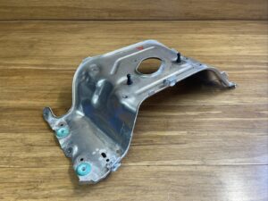 2015-2025 F90 BMW 5 SERIES M5 UnderTray Support Bridge 4.4 V8  7852130 OEM