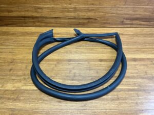 2016-2024 Audi R8 4S Front Right Side Door Weatherstrip Molding 4S8831708 OEM