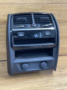 2017-2019 BMW 530i 540i M550i G30 Rear Center Console Climate Control Trim OEM