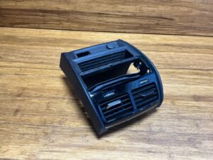 2017-2023 BMW M5 F90 Rear Center Console Fresh Air Vent 9493421 OEM *NOTE*