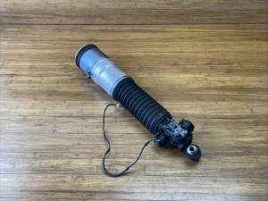 2017-2023 Rolls Royce Dawn RR6 Rear Left Air Suspension Strut 6863871 OEM