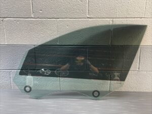 2018-2019 BMW 640i GT G32 Front Left Window Glass Panel OEM Panel Assembly