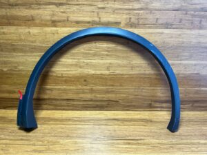 2018-2021 Volkswagen Tiguan Front Right Wheel Arch Molding 5NN854732 OEM *NOTE*