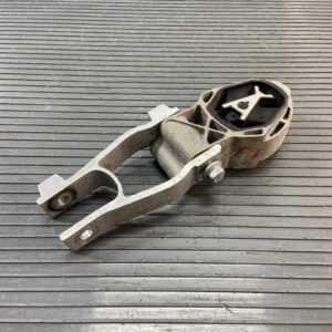 2019-2025 Volvo XC40 T4 2.0L Engine Motor Torque Rod Mount Support Bracket OEM