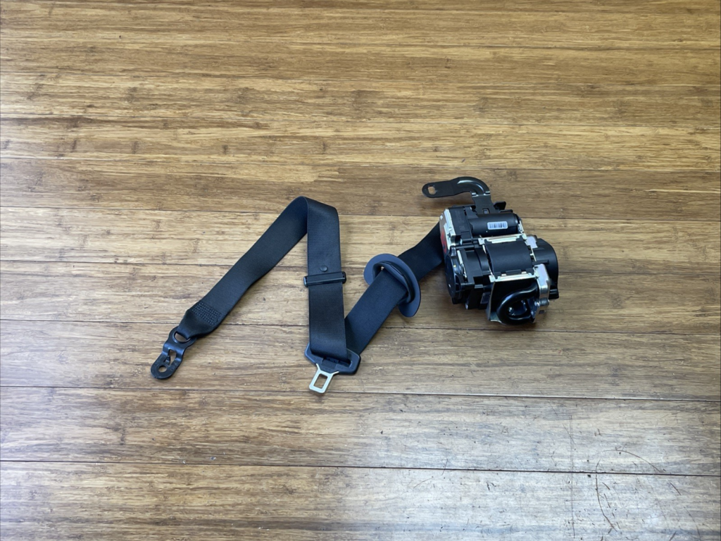 2019–2026 BMW 330i G20 Seat Belt Retractor Black Front Right Side 9460976 OEM