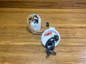 2019-2026 BMW X7 G07 Fuel Pump Twin Turbo Gasoline Sending Unit OEM *NOTE*