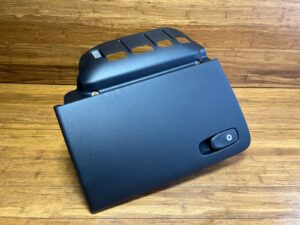 2019-2026 Volvo XC40 T4 2.0L Front Glove Box Assembly Black 31442718 OEM