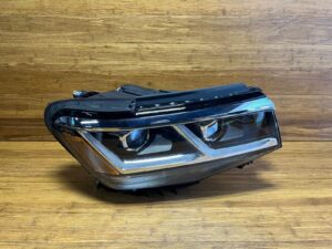 2020-2023 Volkswagen Atlas CA1 Headlight LED Front Right W/ Cornering OEM *NOTE*