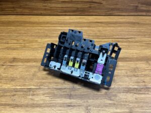2020-2025 Mercedes GLE350 V167 Front Right Footwell Fuse Junction Box OEM *NOTE*