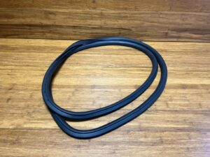 2020-2025 Mercedes GLE350 V167 Front Right Or Left Door Weatherstrip Seal OEM