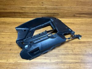 2021-2023 BMW M5 F90 Front Right Bracket Insert Bumper 51118080584 OEM *NOTE*