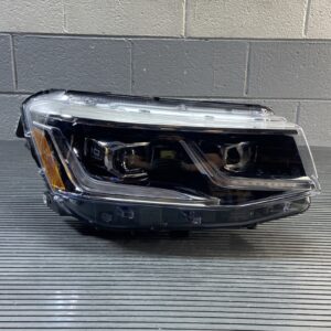 2022-2024 Volkswagen Taos CL1 LED Headlight W/ Dynamic Front Right OEM *NOTE*