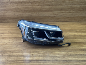 2022-2024 Volkswagen Taos Front Right Headlight Lamp 2GJ941774B OEM *NOTE*