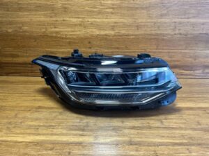 2022-2024 Volkswagen Tiguan AD1 Headlight LED Lamp Front Right OEM *NOTE*