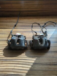 2006-2012 Mercedes W251 R-CLASS Front Right & Left Brake Caliper Set OEM