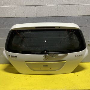 2006-2012 Mercedes W251 R350 Rear Tail Lift Gate Trunk Lid White OEM *NOTE*
