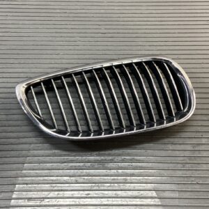 2006-2014 BMW M3 E92 Bumper Grille Chrome Front Right Upper Side OEM *NOTE*
