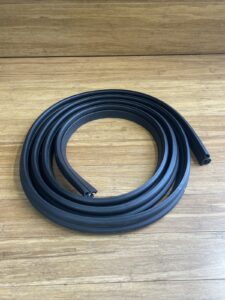 2009-2014 Volkswagen Routan Trunk Lid TailGate Weather Strip RUBBER Seal OEM
