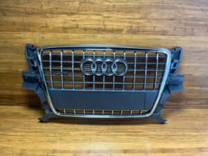 2011-2012 Audi Q5 Bumper Cover Line Type Grille Black Front Center Side OEM