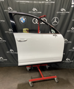 2011-2018 Porsche Cayenne 92A Door Assembly Front Right White LS9R OEM *NOTE*