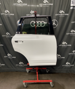2011-2018 Porsche Cayenne 92A Door Assembly Rear Right White LS9R OEM *NOTE*