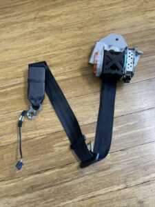 2014-2015 Audi R8 42 Spyder Front Left Driver Seat Belt Retractor Black OEM