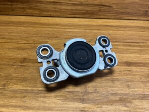 2014-2019 Land Rover Discovery Sport L550 Transmission Mount Support OEM