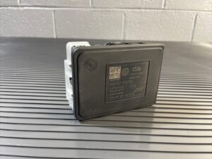 2015-2017 Volkswagen Golf R Control Unit Module Computer ECU 3Q0907379AA OEM