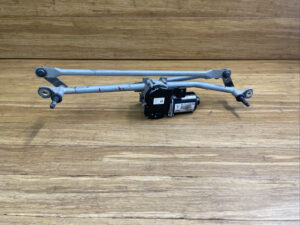 2015-2025 Porsche Macan Windshield Wiper Motor Transmission 97k Miles OEM