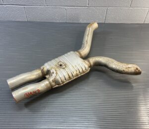 2016-2022 BMW 750i G12 4.4L V8 N63 Exhaust Mile Pipe Resonator Muffler OEM