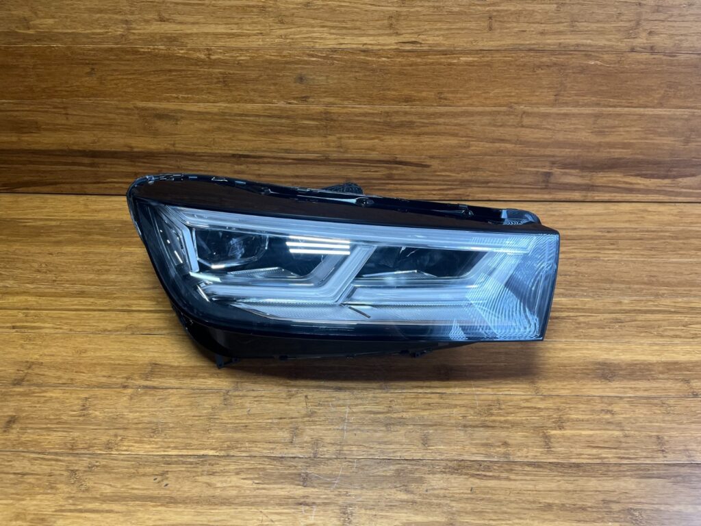 2018-2020 Audi Q5 SQ5 LED Headlight Housing Front Right Side 80A941774J OEM NOTE