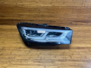 2018-2020 Audi Q5 SQ5 LED Headlight Housing Front Right Side 80A941774J OEM NOTE
