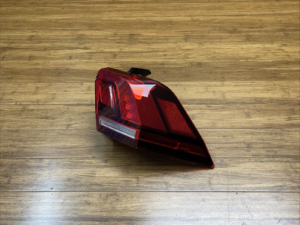 2018-2024 Volkswagen Tiguan Right Outer Taillight Lamp 5NN945096A OEM *NOTE*
